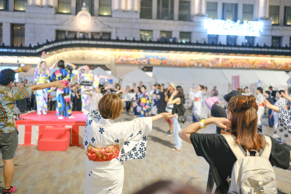 「大阪ミナミ夏祭り＆にぎわいスクエア2025」の盆踊り