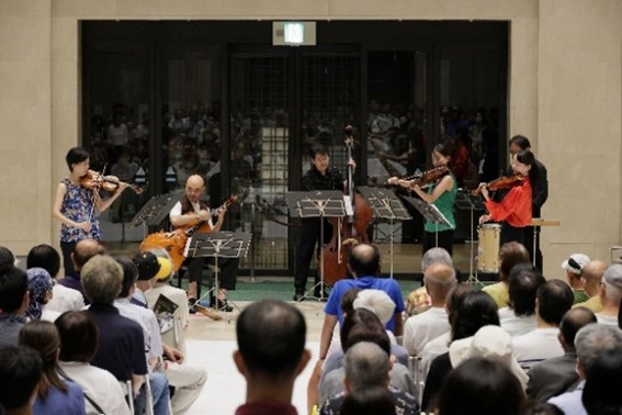 大阪フィルハーモニー交響楽団の演奏の様子