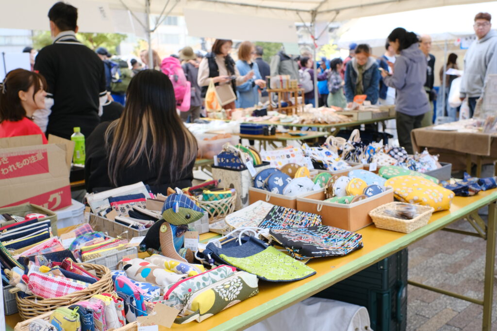 なんば広場で開催されたみなみフェスでの出店ブース